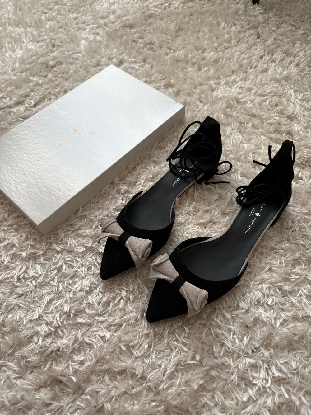 Mercanti Fiorentini Made in Italy Black Suede Cream White Bow Pointed Shoe Strap